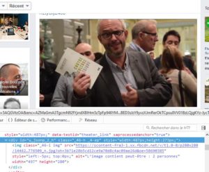 Le texte alternatif généré par Google est visible dans le code de la page.